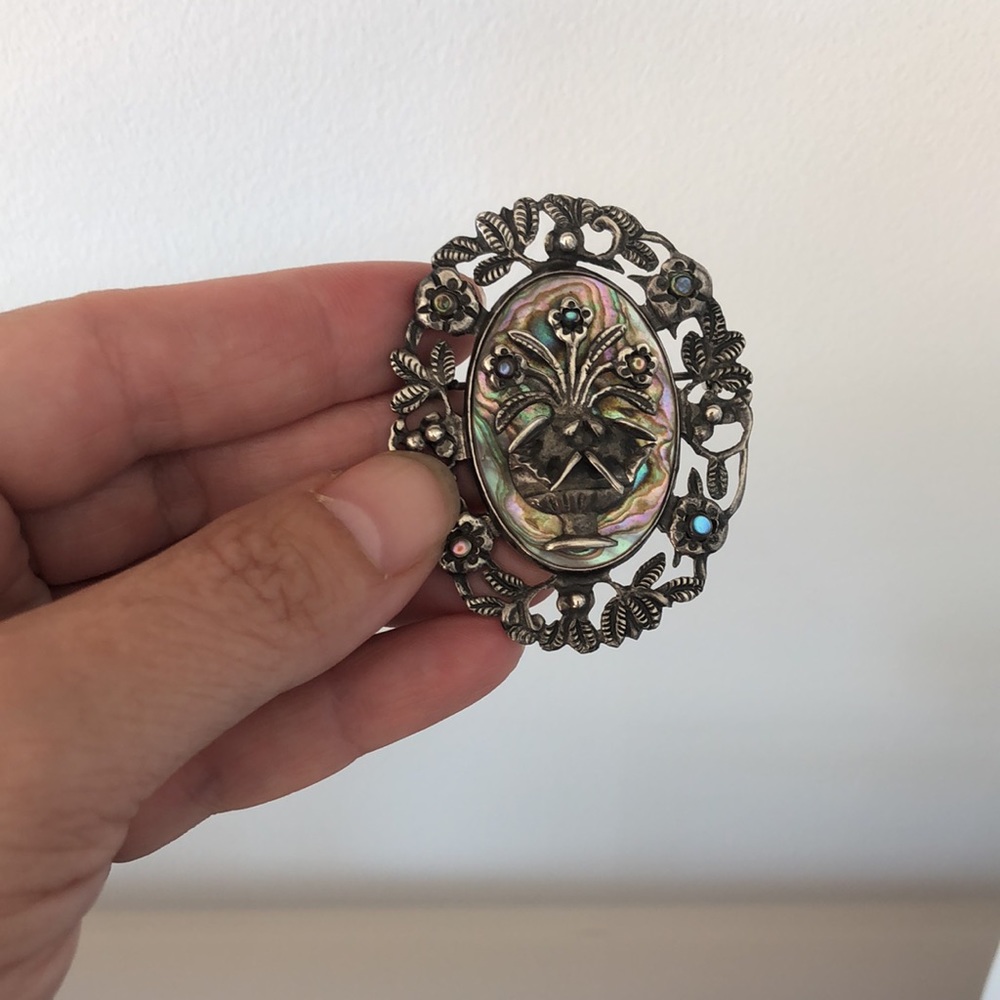 Signed Silver Abalone Brooch - Picture 7 of 11